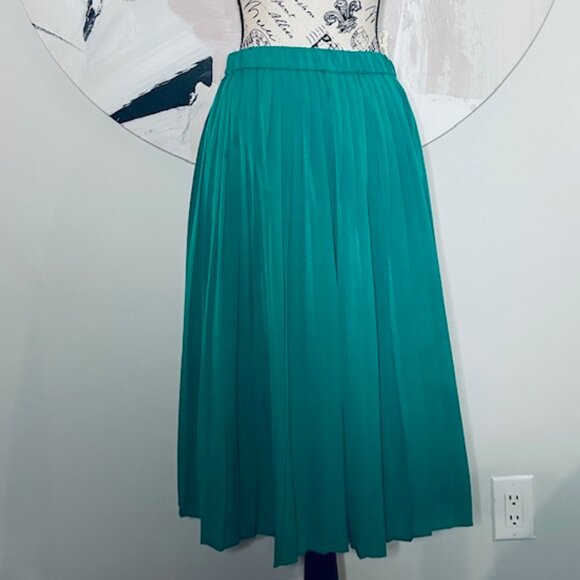 MEGA CLEARANCE! Banana Republic Pleated Skirt - Mid-length, Size S - Picture 1 of 8